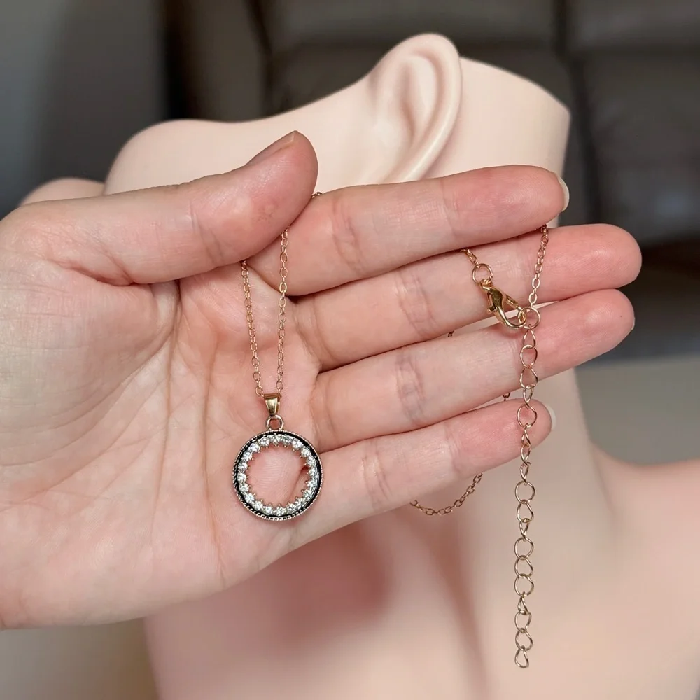 ⚜️ Elegant Gold and Silver Circle Pendant Necklace